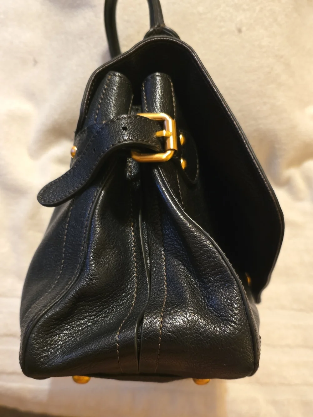 BCBG Vintage Y2K Black Pebbled Leather Shoulder Bag Turnlock Gold